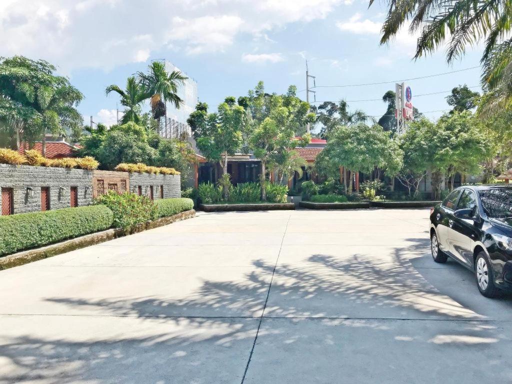 Royal Lee Resort And Spa Nai Yang Beach Екстериор снимка