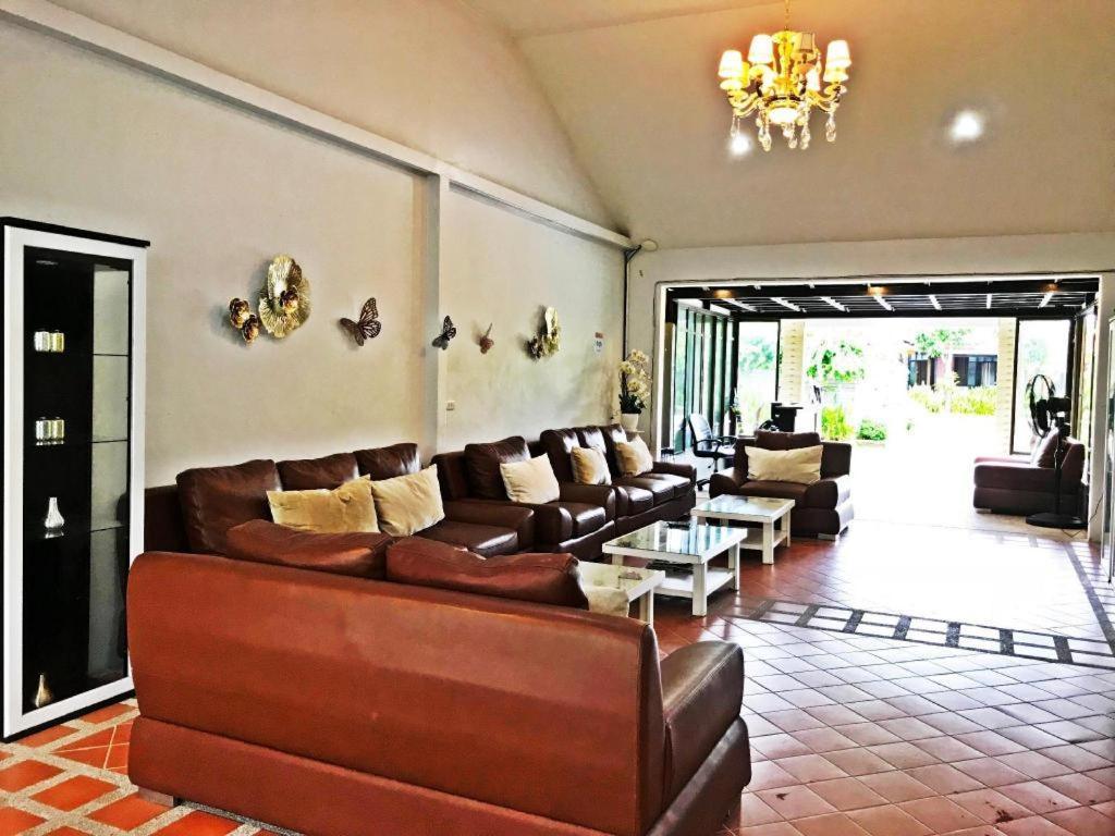 Royal Lee Resort And Spa Nai Yang Beach Екстериор снимка