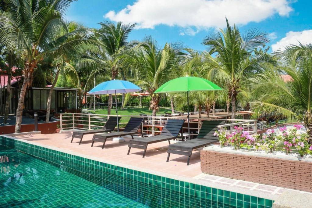 Royal Lee Resort And Spa Nai Yang Beach Екстериор снимка