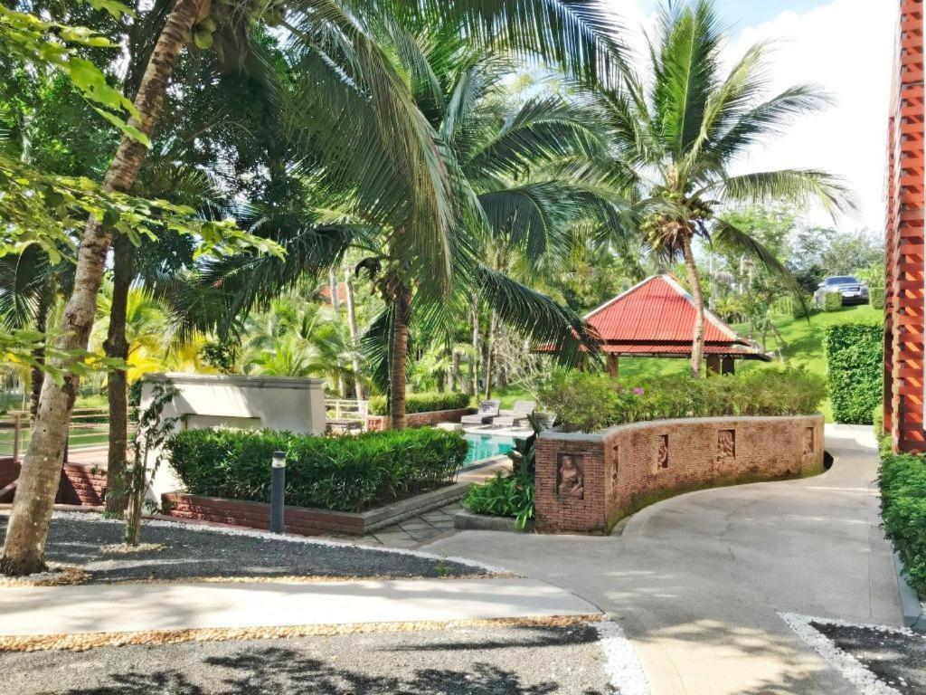 Royal Lee Resort And Spa Nai Yang Beach Екстериор снимка