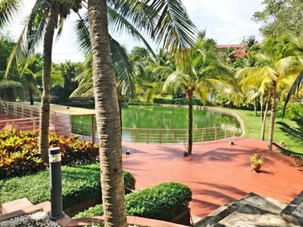 Royal Lee Resort And Spa Nai Yang Beach Екстериор снимка