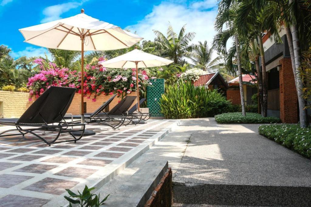 Royal Lee Resort And Spa Nai Yang Beach Екстериор снимка