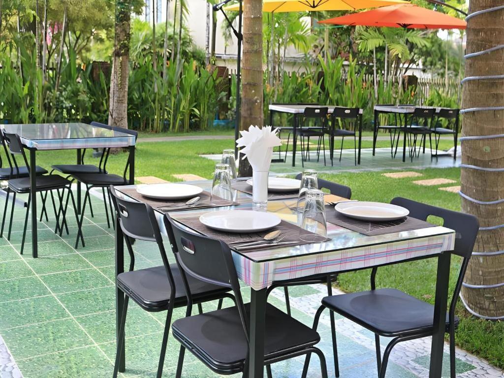 Royal Lee Resort And Spa Nai Yang Beach Екстериор снимка