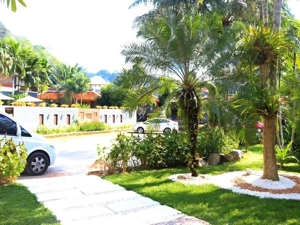 Royal Lee Resort And Spa Nai Yang Beach Екстериор снимка