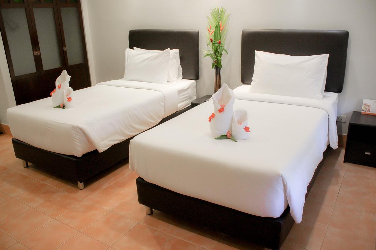 Royal Lee Resort And Spa Nai Yang Beach Екстериор снимка